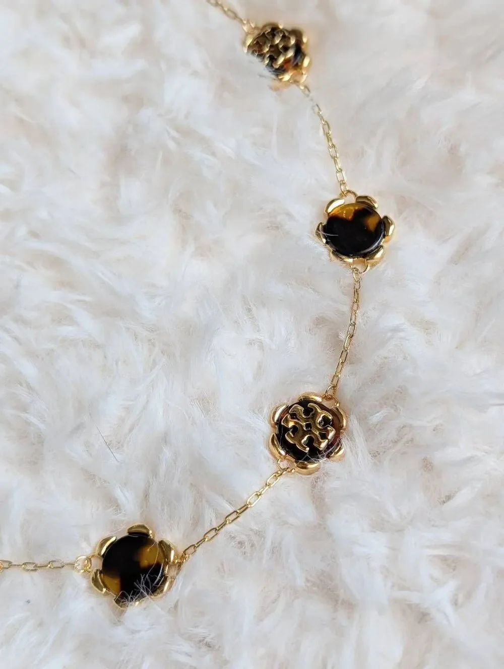 TORY BURCH Walter Gold Flower Tortoise Resin Connector Logo Necklace